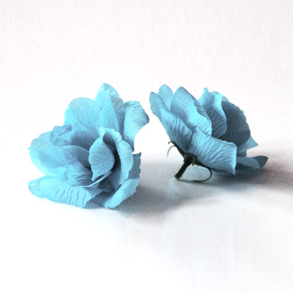 Umělá růže textilní  Ø 8 cm - světle modrá (10 ks/bal)